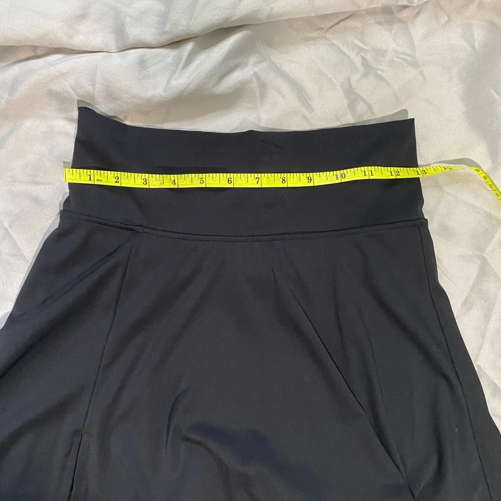 Black tennis skirt with slit activewear workout clothes, golf skirt - Picture 9 of 9